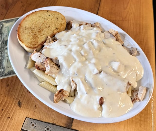 Chicken Alfredo Penne Pasta.